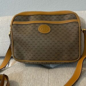 Gucci vintage cross body